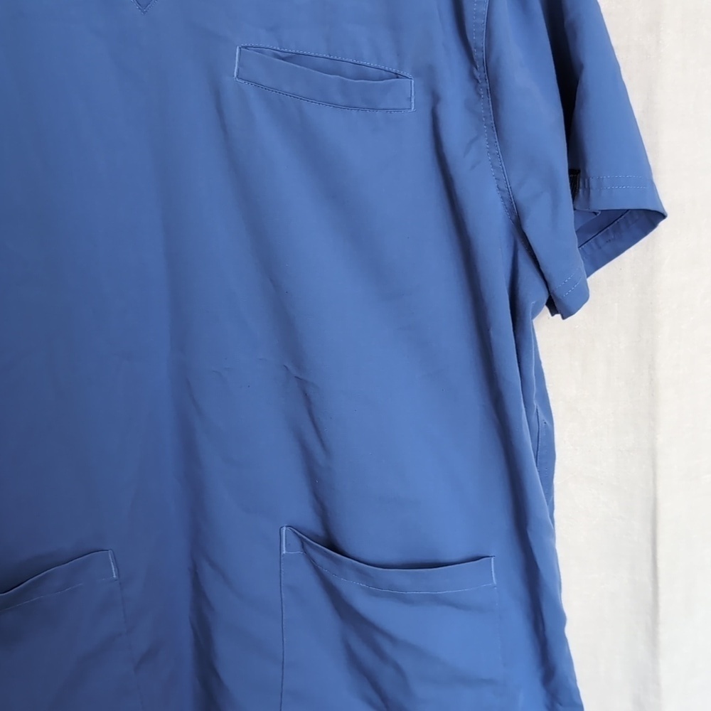 Rothwear Med Couture Insight Men's 3 Pocket Scrub Top Ceil Size Extra Large - Picture 3 of 5